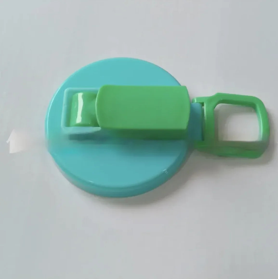 Resealable & Reusable Soda Can Lids with Straw – Transform Your Soda Experience
